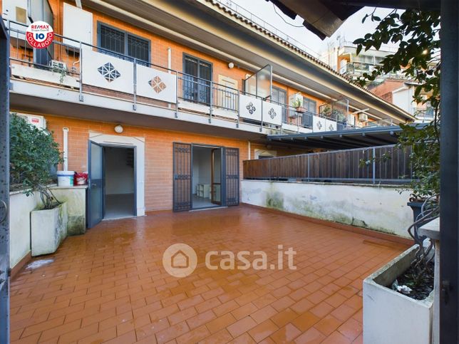 Casa indipendente in residenziale in Viale della Grande Muraglia 484