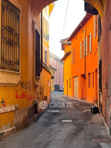 Box/posto auto in residenziale in Via Antico Rodano