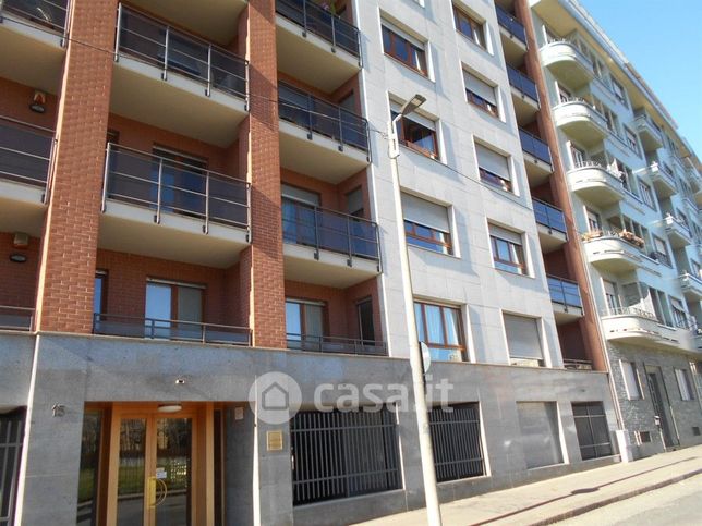 Capannone in commerciale in Via Tirreno 15