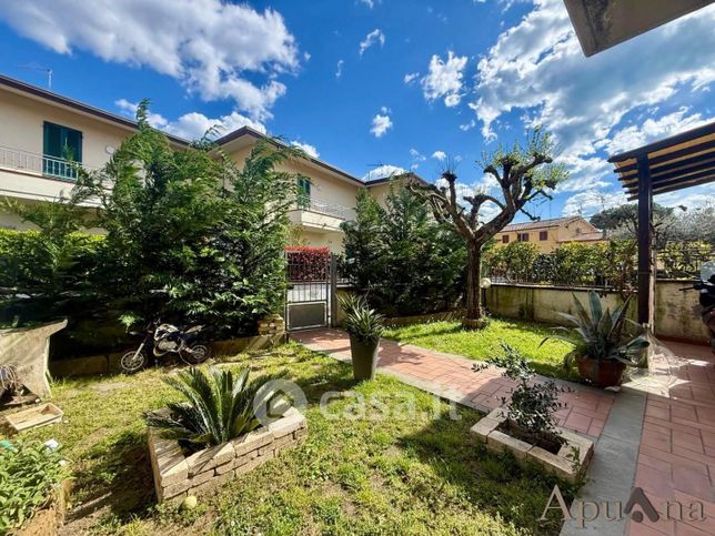 Villetta a schiera in residenziale in Via Rinchiostra 54100