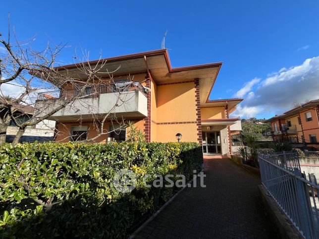 Appartamento in residenziale in Via Pompeo Giustiniani 13
