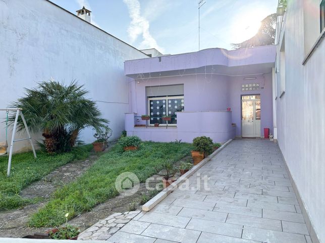 Ufficio in commerciale in Via Rossini 49