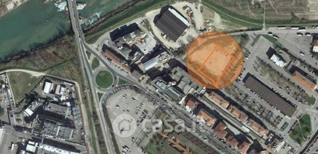 Terreno edificabile in residenziale in Corso Nino Bixio