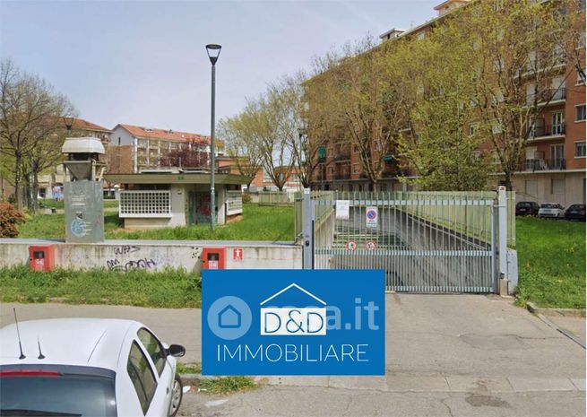 Box/posto auto in residenziale in Via Domenico Cimarosa 72