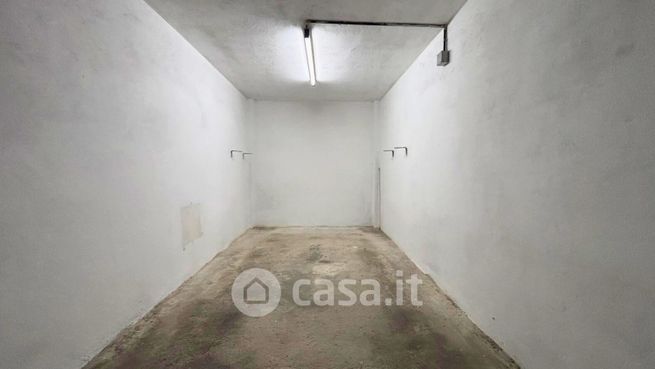 Garage/posto auto in residenziale in Via Ragusa 8