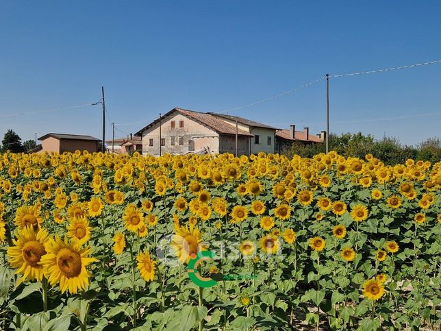 Rustico/casale in residenziale in 