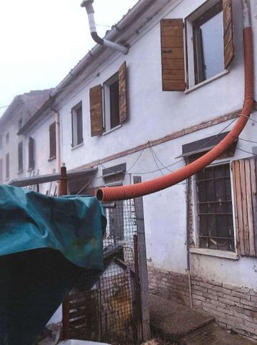 Casa bi/trifamiliare in residenziale in Strada Argine Secchia