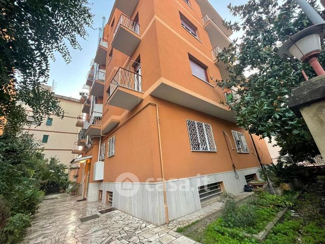 Appartamento in residenziale in Viale Alessandrino 233