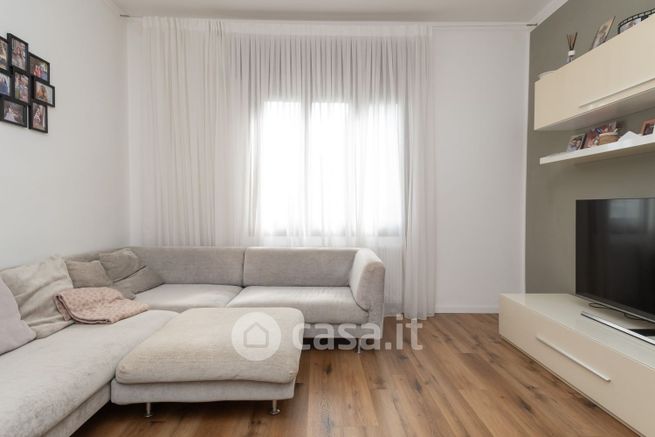 Casa bi/trifamiliare in residenziale in Via Fratelli Bandiera