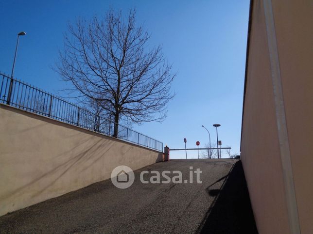 Box/posto auto in residenziale in Via Alessandro Volta