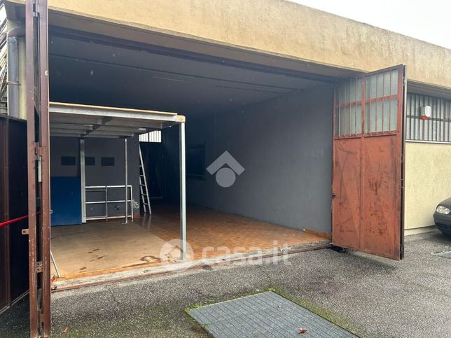 Box/posto auto in residenziale in Via Venaria 39