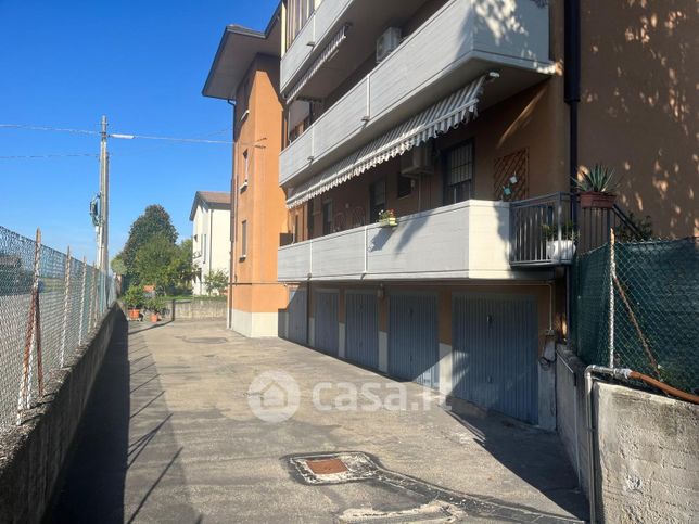 Garage/posto auto in residenziale in Strada Battibue