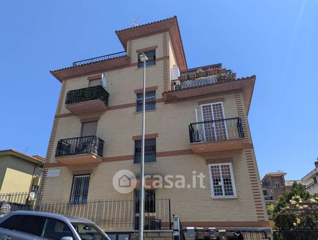 Appartamento in residenziale in Via Giangiacomo Caraglio 1