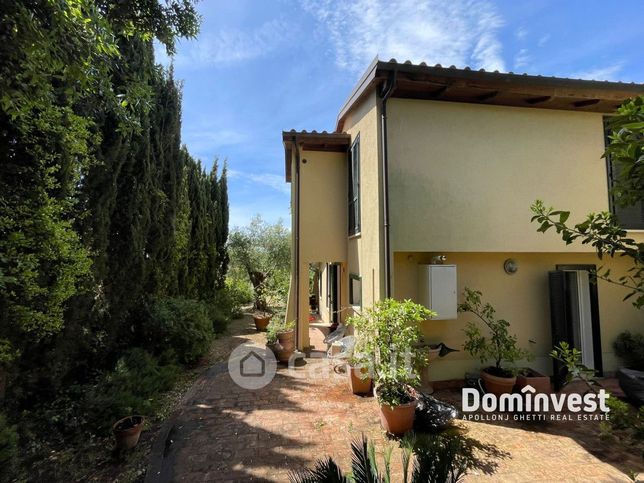 Villetta a schiera in residenziale in Via Giovanni Pascoli
