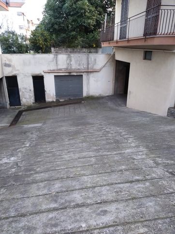 Box/posto auto in residenziale in Via Roma