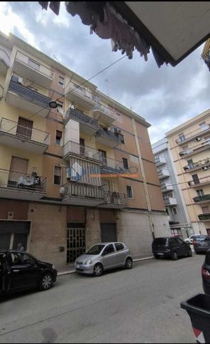 Appartamento in residenziale in Via Renato Valente