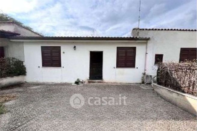 Appartamento in residenziale in Via Monte Bianco
