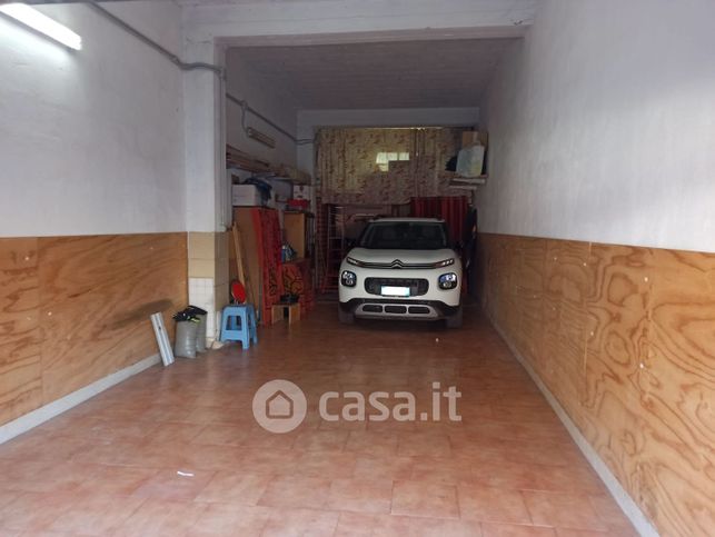 Box/posto auto in residenziale in Via Vincenzo Zaccà