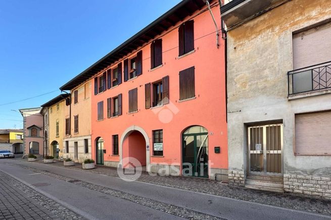 Garage/posto auto in residenziale in Via Roma 6