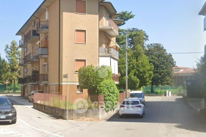 Garage/posto auto in residenziale in Via Livenza