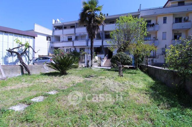 Villetta a schiera in residenziale in Via Benedetto Croce 251