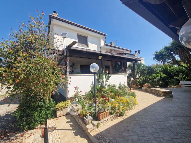 Villa in residenziale in SP132 69