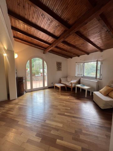Casa indipendente in residenziale in