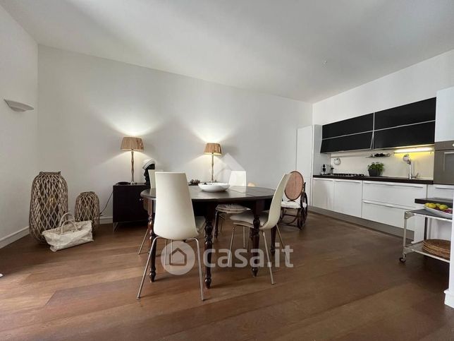Casa bi/trifamiliare in residenziale in Via Trento 33