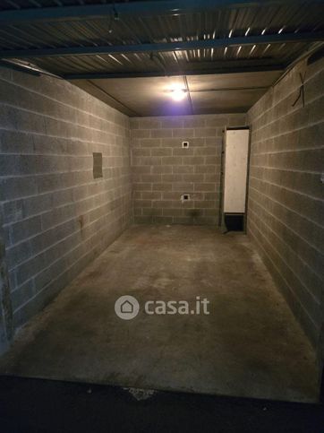 Box/posto auto in residenziale in Via Pietro Cossa 96