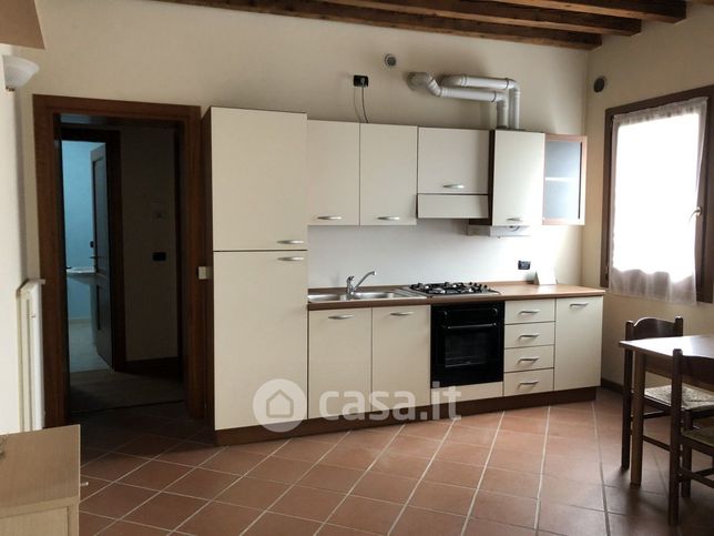 Appartamento in residenziale in Vicolo Mezzaluna