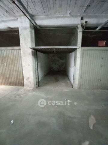 Box/posto auto in residenziale in Via Roma 10