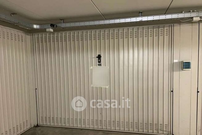 Box/posto auto in residenziale in Viale Monza