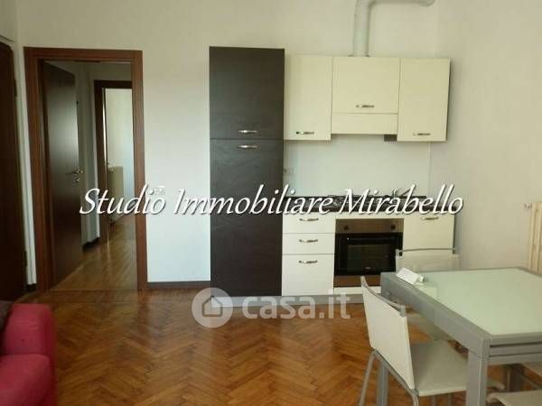 Appartamento in residenziale in Via Legnone 15