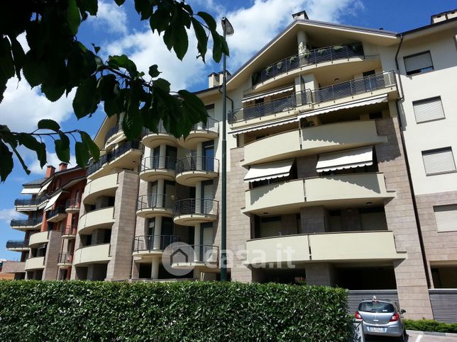 Appartamento in residenziale in Via Generale Perotti 11