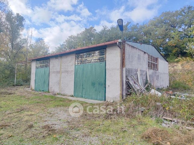 Capannone in commerciale in Via Fonte Calamaro