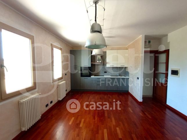 Appartamento in residenziale in Via 5 Martiri 20