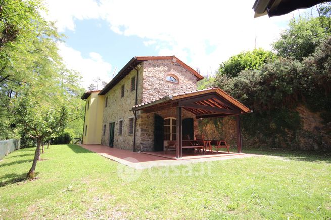Casa indipendente in residenziale in Via Vecchia Provinciale 549