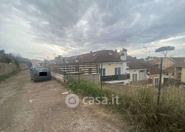 Villetta a schiera in residenziale in Via Calvi Risorta 60