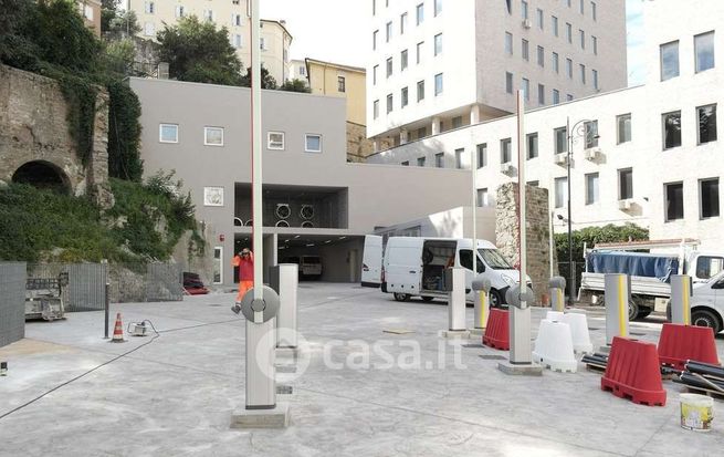 Box/posto auto in residenziale in Via del Teatro Romano 16