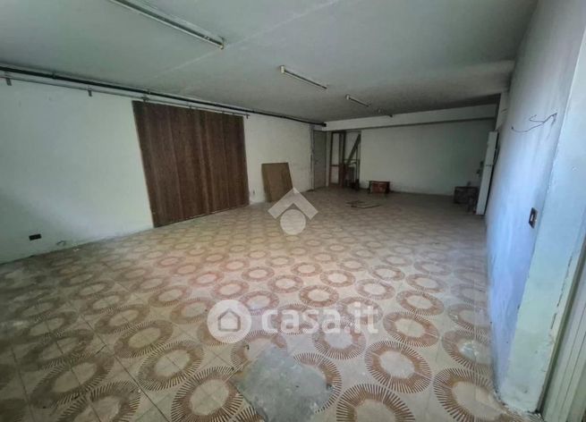 Box/posto auto in residenziale in Via San Francesco 7