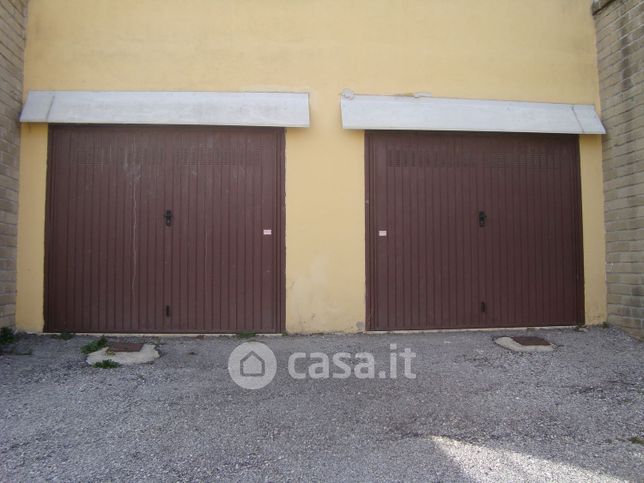 Garage/posto auto in residenziale in Via Mantegna