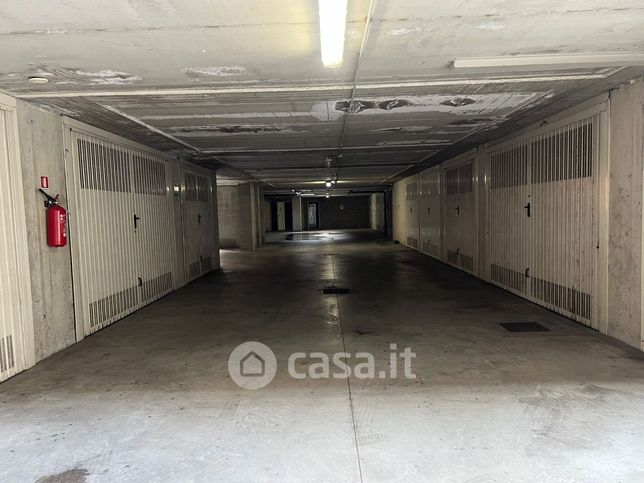 Box/posto auto in residenziale in Via Gabriele D'Annunzio 33
