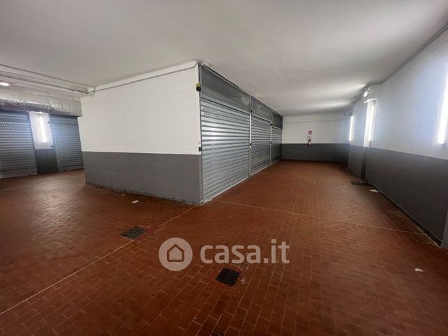 Box/posto auto in residenziale in Via Aldo Manuzio 96 B