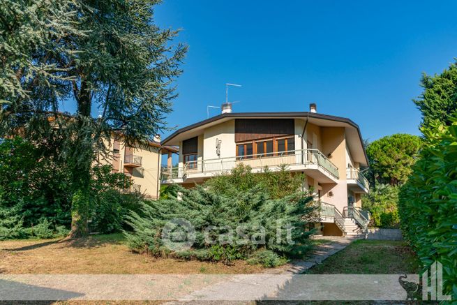 Appartamento in residenziale in Via F. San Grazioli 78