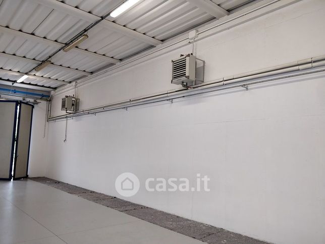 Capannone in commerciale in Via Dante Alighieri