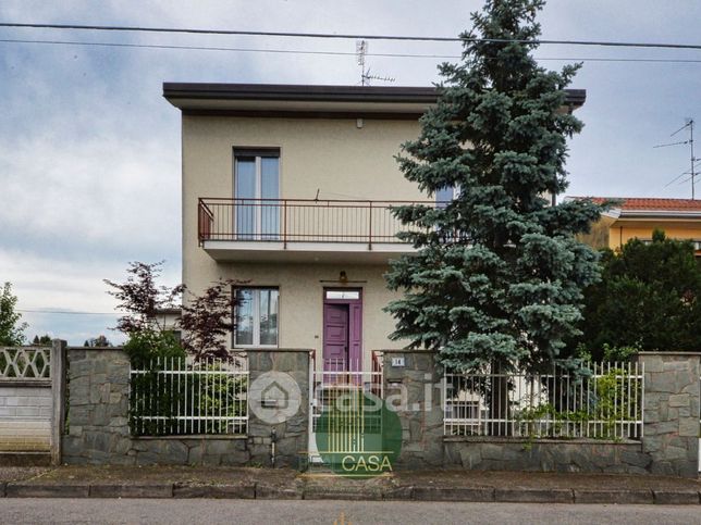 Villa in residenziale in Via Monte Rosa 14