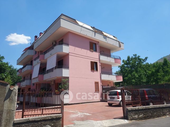 Box/posto auto in residenziale in Via Casa Giordano 8