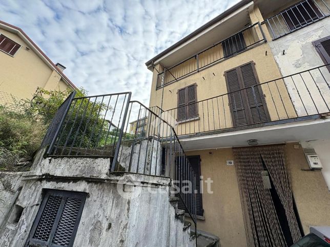 Casa bi/trifamiliare in residenziale in Via San Martino 19