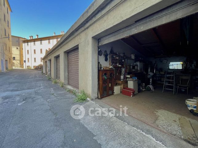 Garage/posto auto in residenziale in 