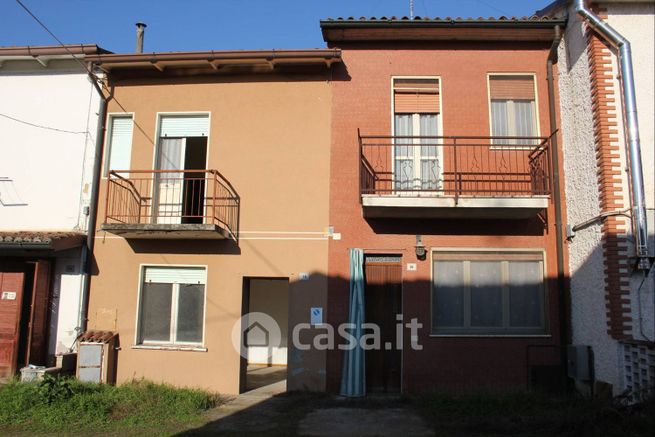 Casa indipendente in residenziale in Via 25 Aprile 38